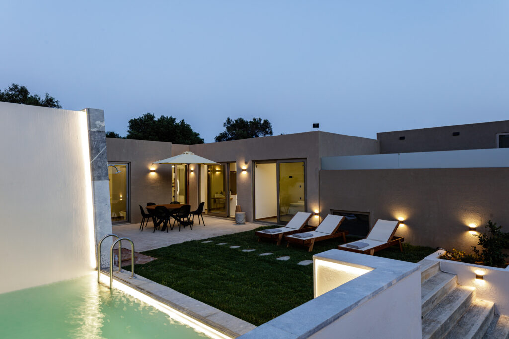 Four Villas up to 22 Guests- Amazing View-3 Pools